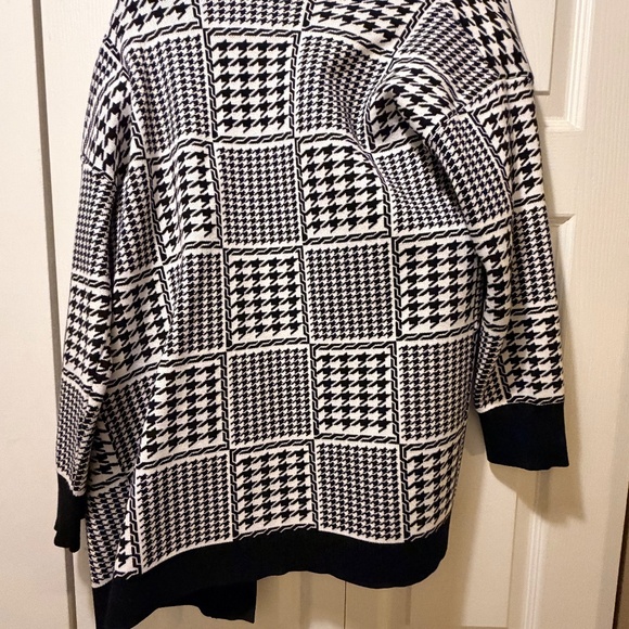 Sandro sweater with gold buttons - Picture 3 of 6